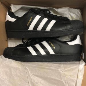 Men’s Adidas Superstar shoes, size 11